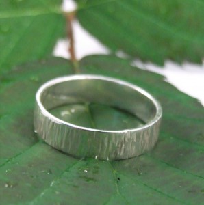 5mm bark ring on leaf 2
